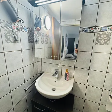 Privates Mit Doppelbett * Koblenz (Rhineland-Palatinate)